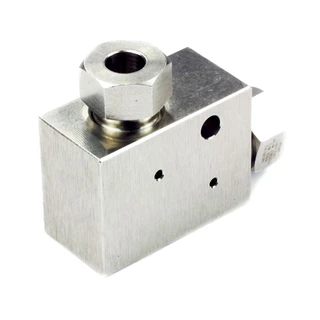 Показать: Муфта угловая 3/8" - 3/8"