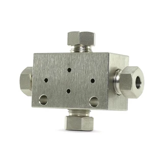 Муфта крестовая 3/8"