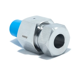 Адаптер 3/8'' М х 9/16'' F цельновыполненный